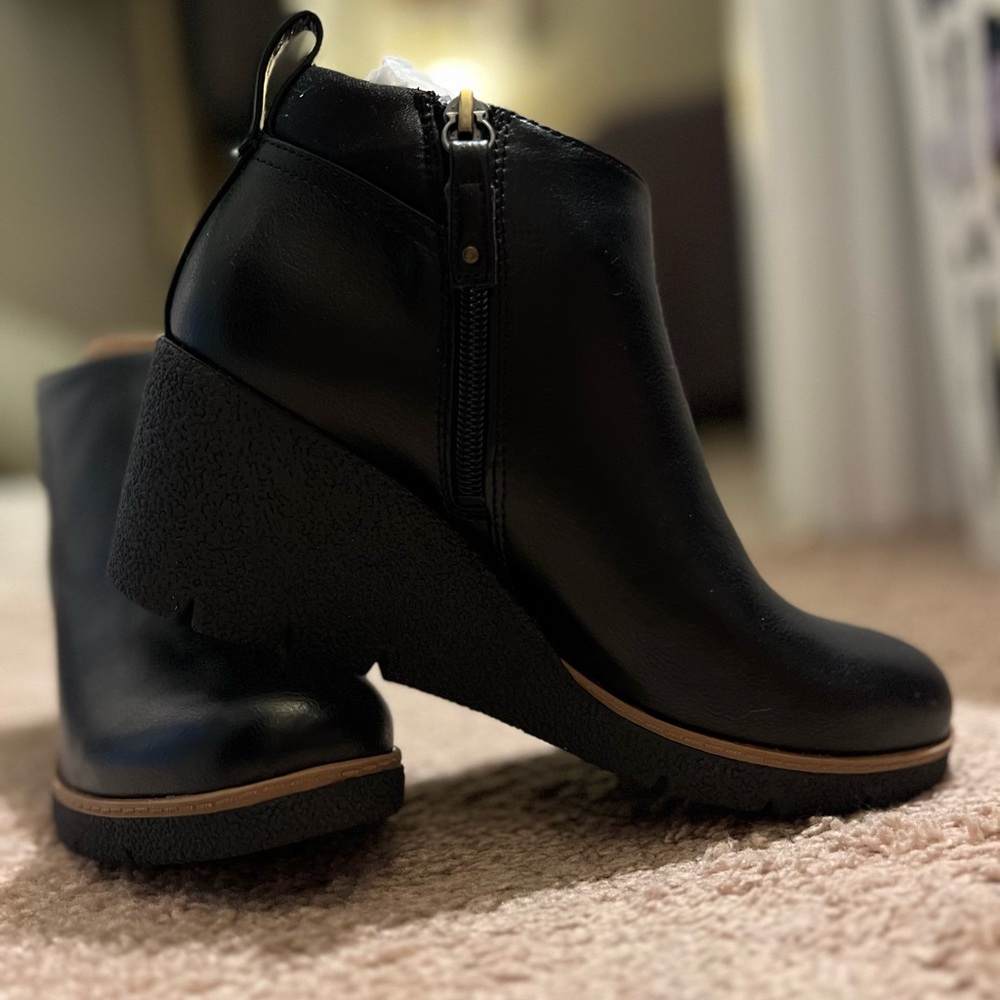 Dr. Scholl’s Berklie Black Booties (NIB) size 7.5M